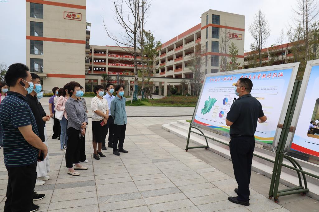 青神县小学最新动态报道